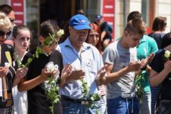 minuta molka 21. obletnici genocida v Srebrenici V LJ foto: STA