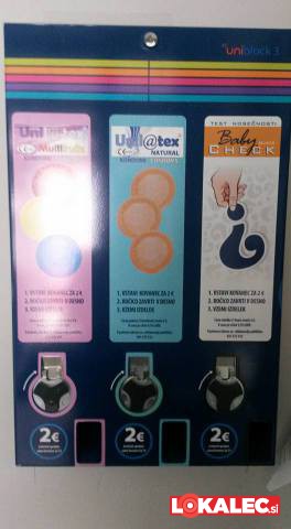 Avtomat za nakup kondomov in nosečniških testov. Foto: ŠD UM