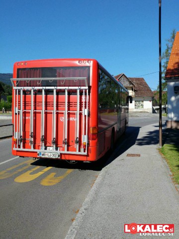 Kolesa na avtobusu