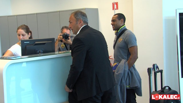 Darko Milanič in Marcos Tavares na "check in-u".