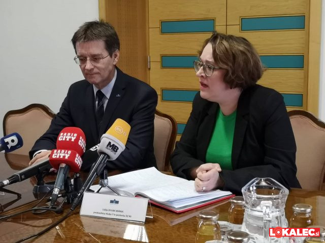 Rektor Zdravko Kačič in poslanka Lidija Divjak Mirnik